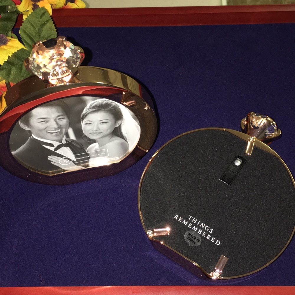 ROSE GOLD ROUND DIAMOND PICTURE FRAME
